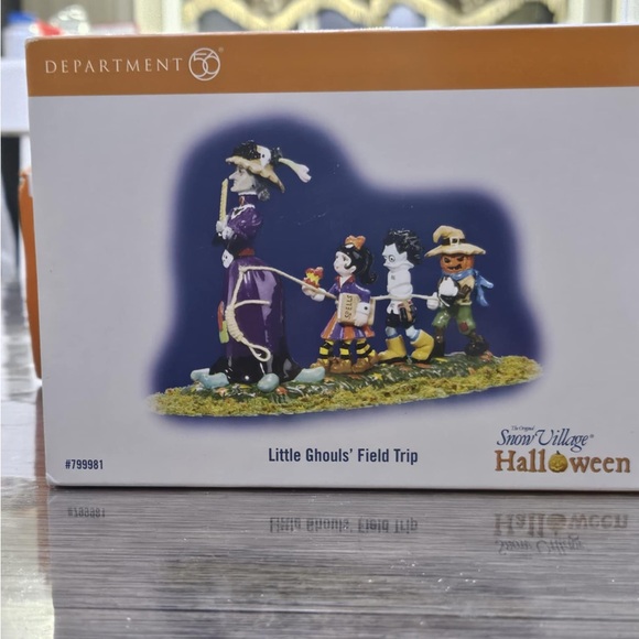 SOLD- Department 56 Little Ghouls' Field Trip - Picture 2 of 8